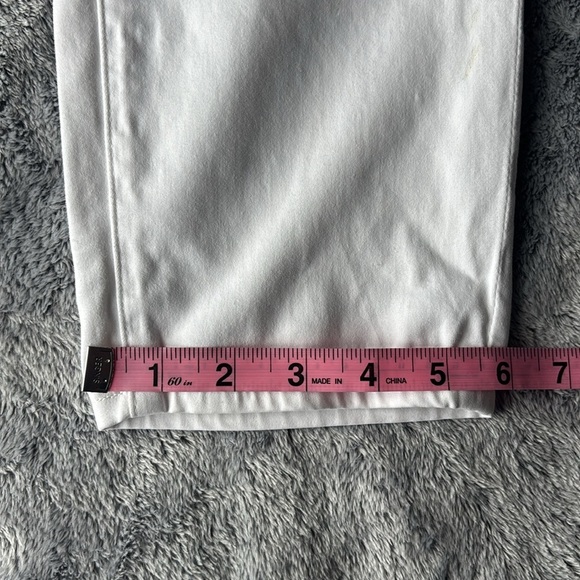 AG The Stevie Ankle in White Size 31R - Picture 9 of 9